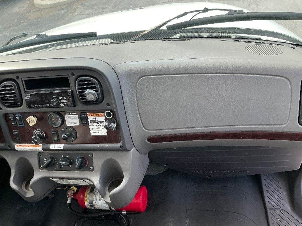 Medium Duty Box Truck-Light and Medium Duty Trucks-Freightliner-2020-M2-Stoney Creek-ON-270,942\n\t\tkm-$ 70,750 - Image 21