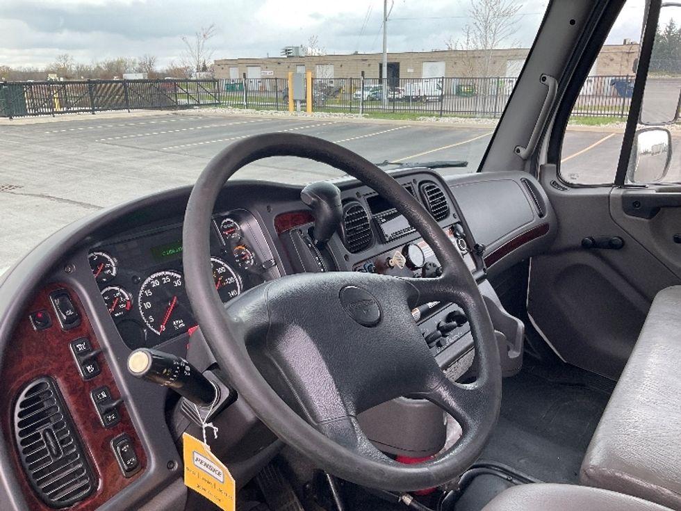 Medium Duty Box Truck-Light and Medium Duty Trucks-Freightliner-2020-M2-Stoney Creek-ON-272,944\n\t\tkm-$ 70,750 - Image 17
