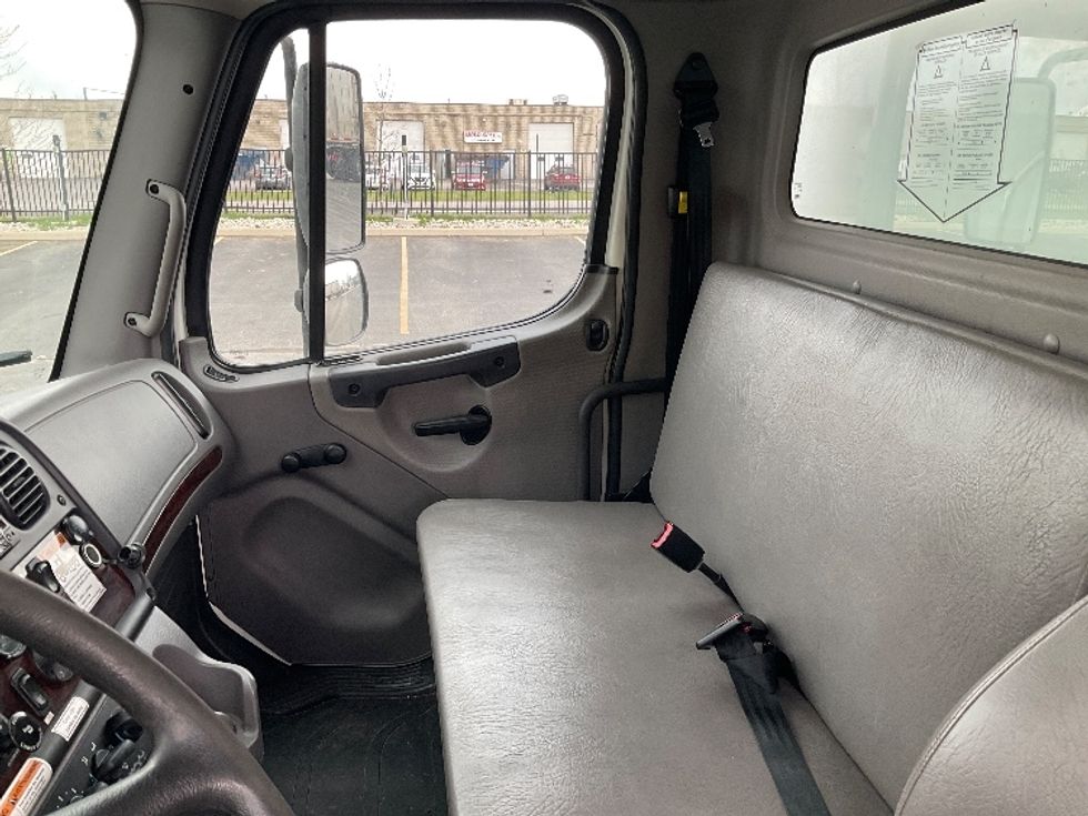 Medium Duty Box Truck-Light and Medium Duty Trucks-Freightliner-2020-M2-Stoney Creek-ON-272,944\n\t\tkm-$ 70,750 - Image 19
