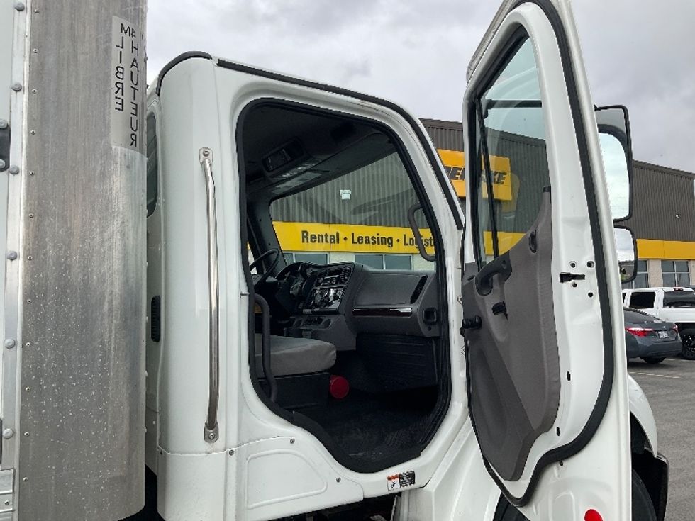 Medium Duty Box Truck-Light and Medium Duty Trucks-Freightliner-2020-M2-Stoney Creek-ON-272,944\n\t\tkm-$ 70,750 - Image 20