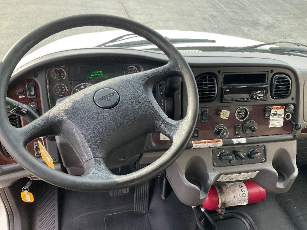 Medium Duty Box Truck-Light and Medium Duty Trucks-Freightliner-2020-M2-Stoney Creek-ON-327,301\n\t\tkm-$ 64,000 - Image 18