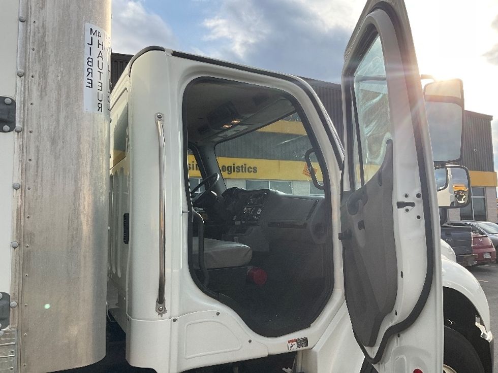 Medium Duty Box Truck-Light and Medium Duty Trucks-Freightliner-2020-M2-Stoney Creek-ON-327,301\n\t\tkm-$ 64,000 - Image 20