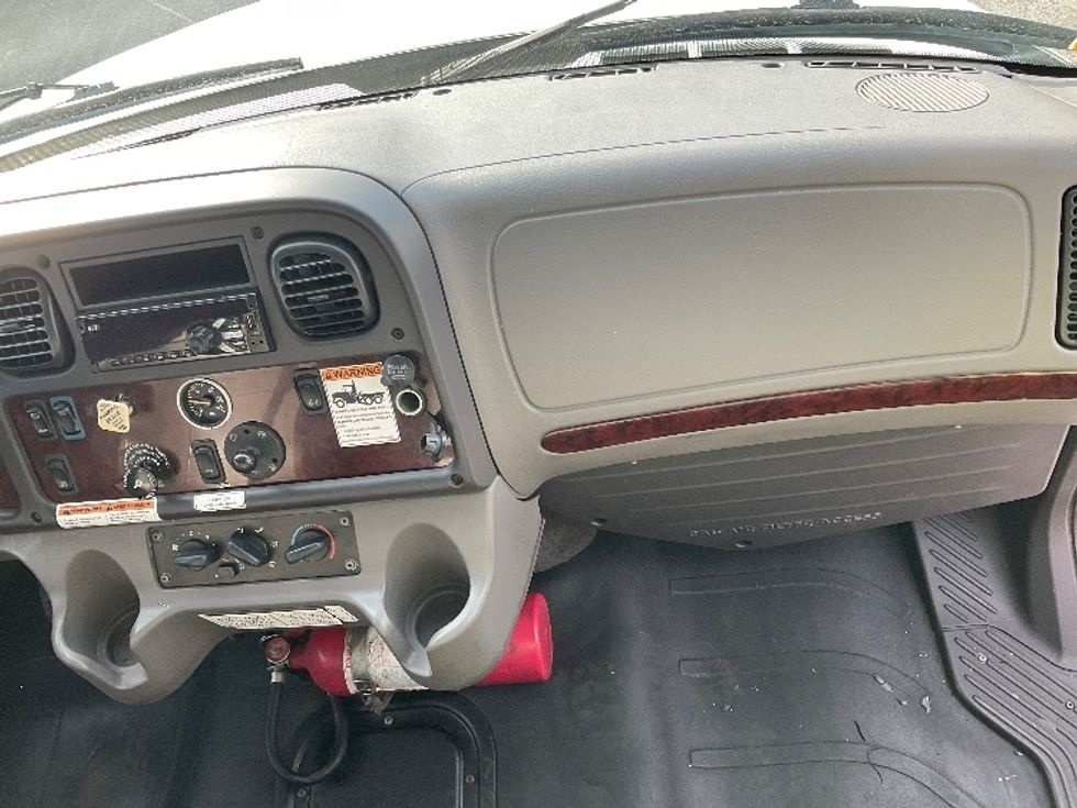 Medium Duty Box Truck-Light and Medium Duty Trucks-Freightliner-2020-M2-Stoney Creek-ON-327,301\n\t\tkm-$ 64,000 - Image 21