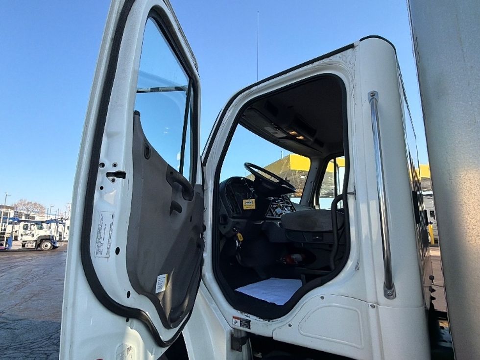 Medium Duty Box Truck-Light and Medium Duty Trucks-Freightliner-2020-M2-Sturtevant-WI-162,660\n\t\tmiles-$ 65,500 - Image 16