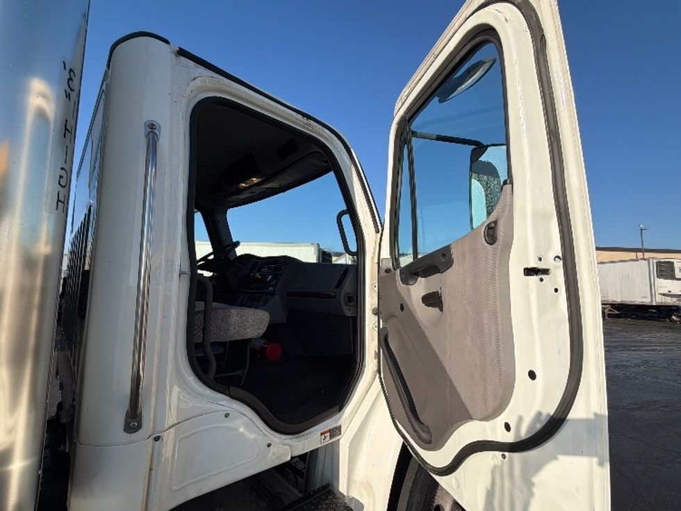 Medium Duty Box Truck-Light and Medium Duty Trucks-Freightliner-2020-M2-Sturtevant-WI-162,660\n\t\tmiles-$ 65,500 - Image 20
