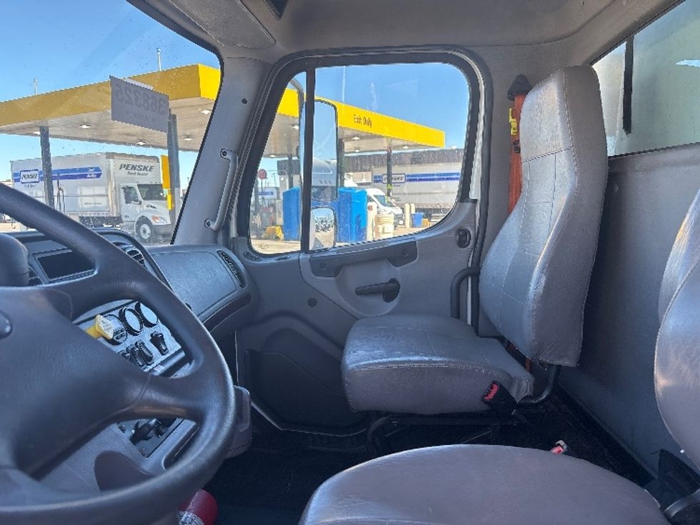 Medium Duty Box Truck-Light and Medium Duty Trucks-Freightliner-2020-M2-Sturtevant-WI-197,003\n\t\tmiles-$ 38,000 - Image 18