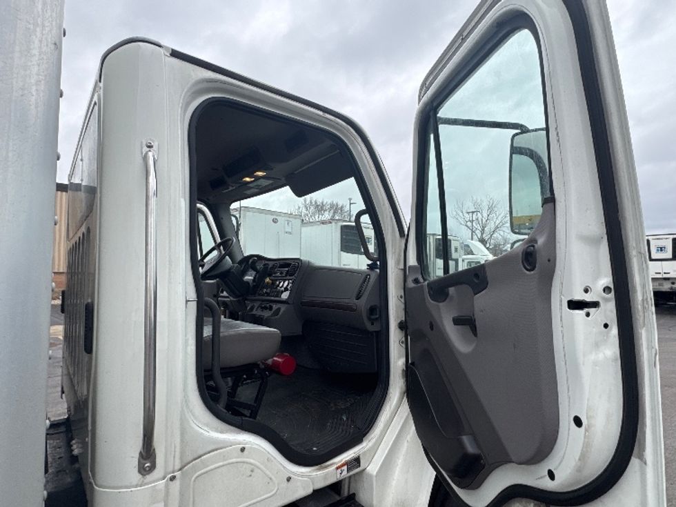 Medium Duty Box Truck-Light and Medium Duty Trucks-Freightliner-2020-M2-Sturtevant-WI-204,720\n\t\tmiles-$ 39,750 - Image 20