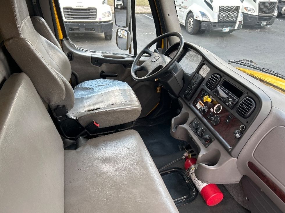 Medium Duty Box Truck-Light and Medium Duty Trucks-Freightliner-2020-M2-Sturtevant-WI-243,764\n\t\tmiles-$ 31,750 - Image 22