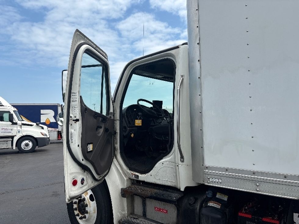 Medium Duty Box Truck-Light and Medium Duty Trucks-Freightliner-2020-M2-Sturtevant-WI-317,481\n\t\tmiles-$ 25,750 - Image 16