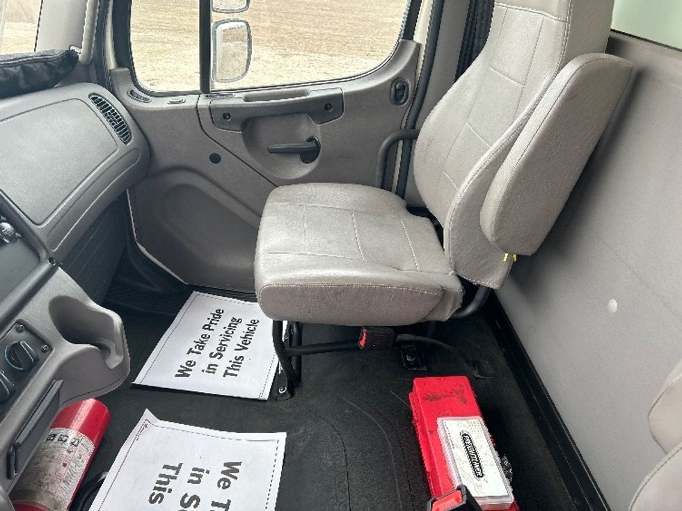 Medium Duty Box Truck-Light and Medium Duty Trucks-Freightliner-2020-M2-Sturtevant-WI-76,800\n\t\tmiles-$ 58,750 - Image 18