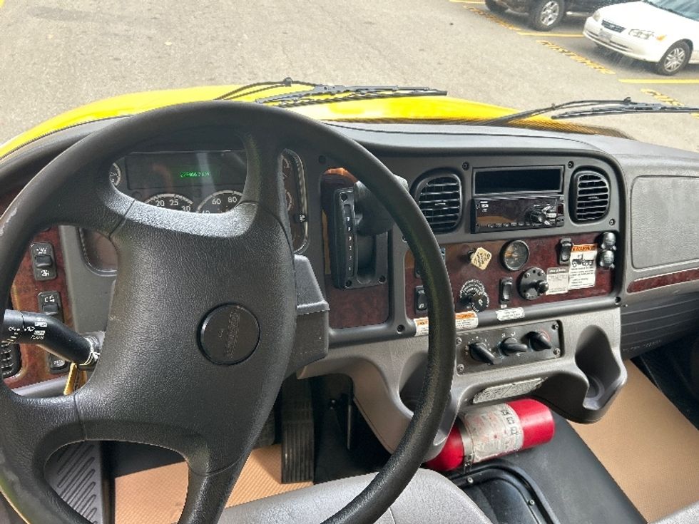 Medium Duty Box Truck-Light and Medium Duty Trucks-Freightliner-2020-M2-Surrey-BC-230,019\n\t\tkm-$ 75,250 - Image 18