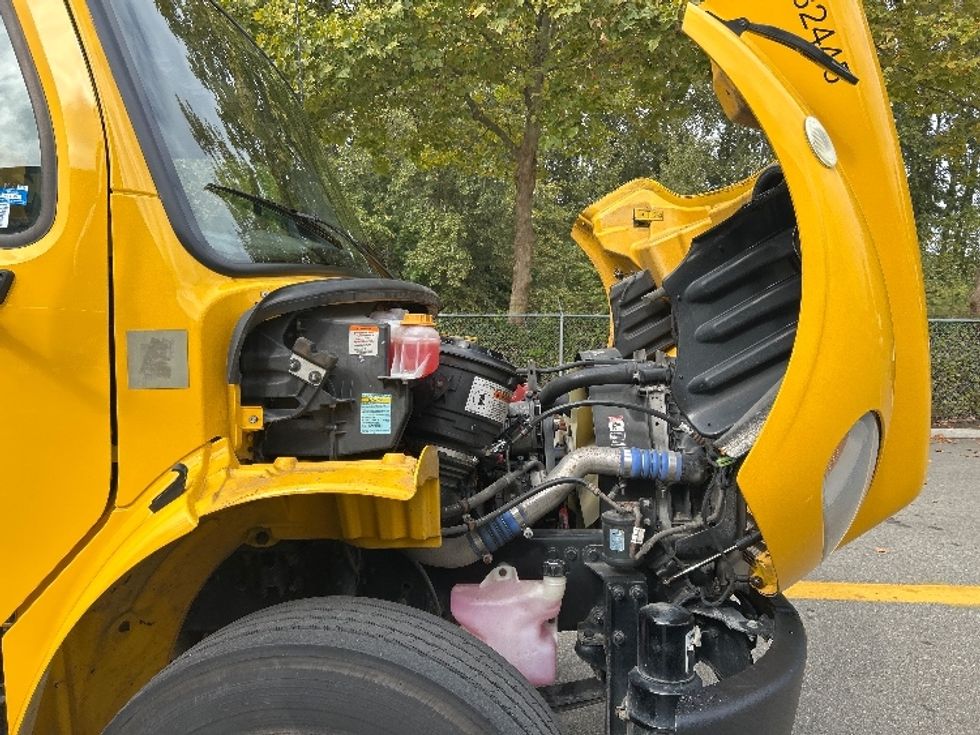 Medium Duty Box Truck-Light and Medium Duty Trucks-Freightliner-2020-M2-Surrey-BC-230,019\n\t\tkm-$ 75,250 - Image 23