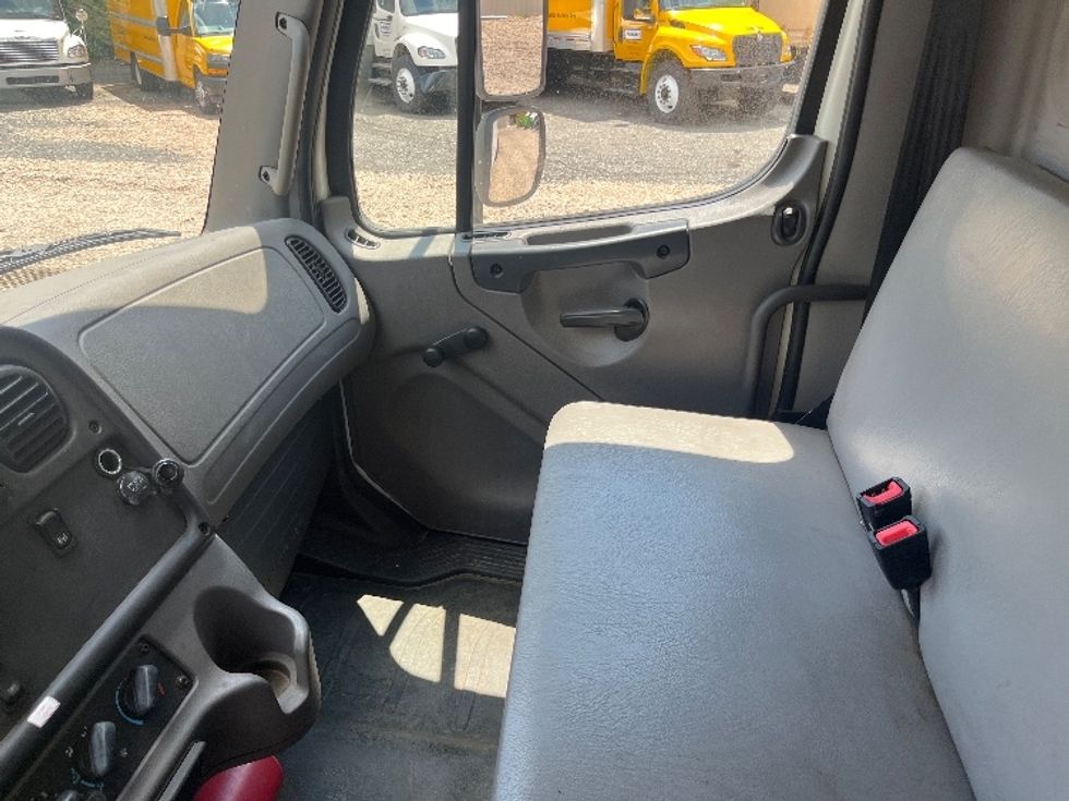 Medium Duty Box Truck-Light and Medium Duty Trucks-Freightliner-2020-M2-Suwanee-GA-75,210\n\t\tmiles-$ 73,000 - Image 19
