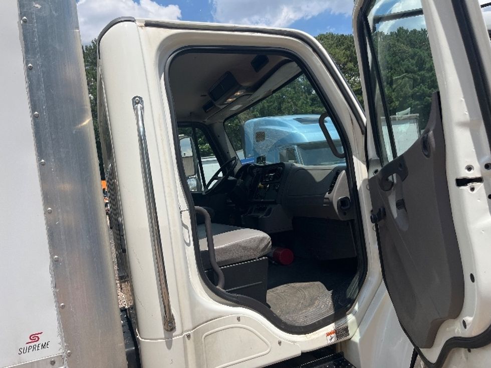 Medium Duty Box Truck-Light and Medium Duty Trucks-Freightliner-2020-M2-Suwanee-GA-75,210\n\t\tmiles-$ 73,000 - Image 20