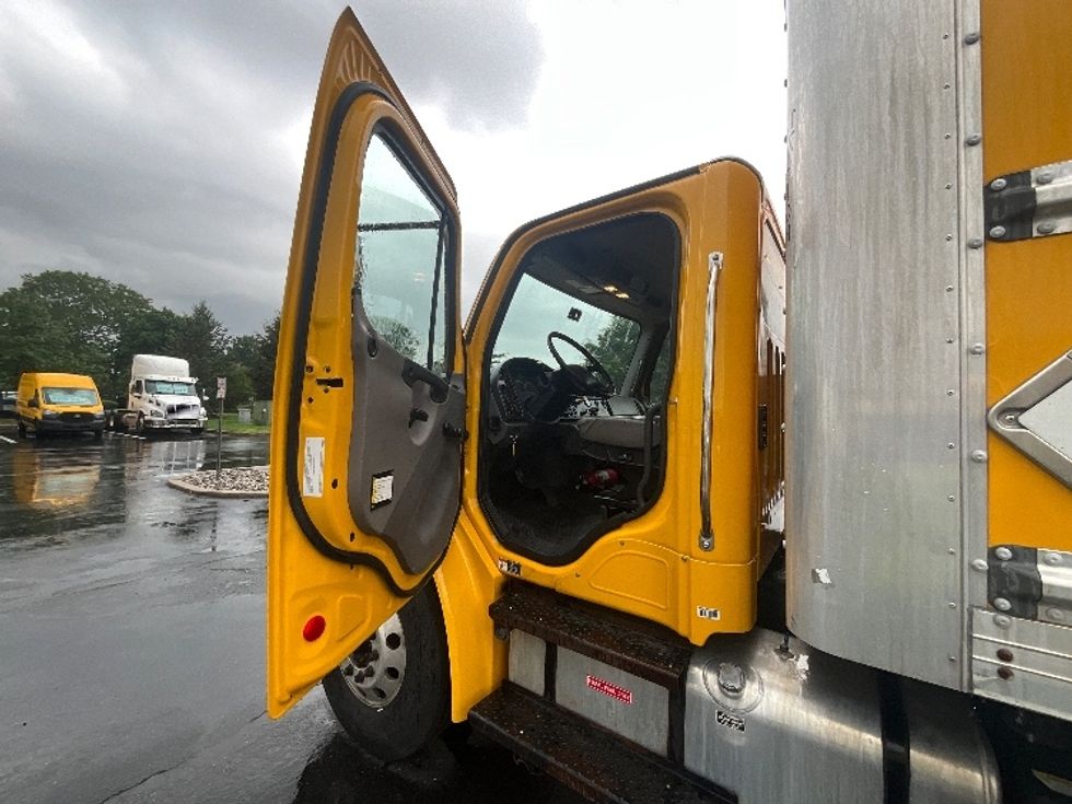 Medium Duty Box Truck-Light and Medium Duty Trucks-Freightliner-2020-M2-Swedesboro-NJ-156,067\n\t\tmiles-$ 45,500 - Image 16