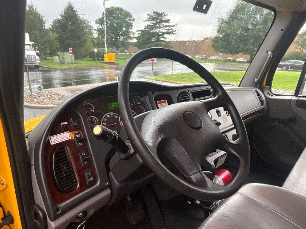 Medium Duty Box Truck-Light and Medium Duty Trucks-Freightliner-2020-M2-Swedesboro-NJ-156,067\n\t\tmiles-$ 45,500 - Image 17