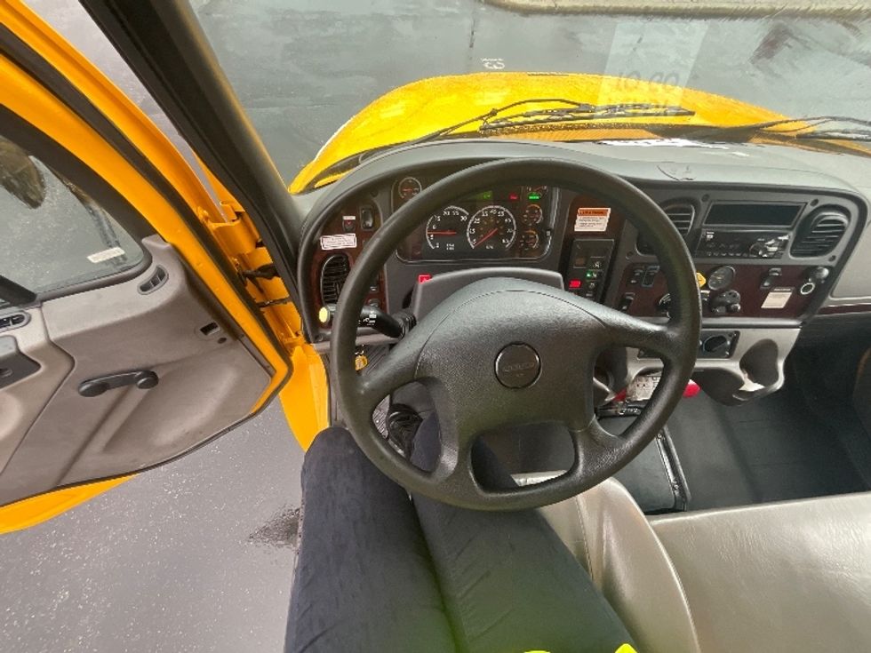 Medium Duty Box Truck-Light and Medium Duty Trucks-Freightliner-2020-M2-Swedesboro-NJ-156,067\n\t\tmiles-$ 45,500 - Image 18