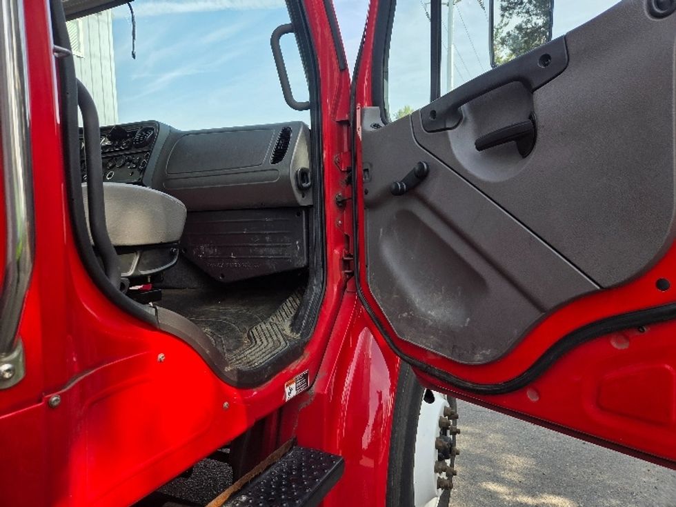Medium Duty Box Truck-Light and Medium Duty Trucks-Freightliner-2020-M2-Tacoma-WA-104,800\n\t\tmiles-$ 70,000 - Image 20