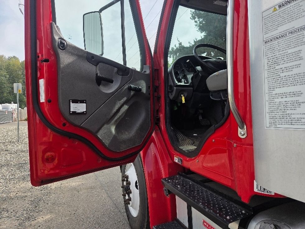 Medium Duty Box Truck-Light and Medium Duty Trucks-Freightliner-2020-M2-Tacoma-WA-110,780\n\t\tmiles-$ 69,250 - Image 16