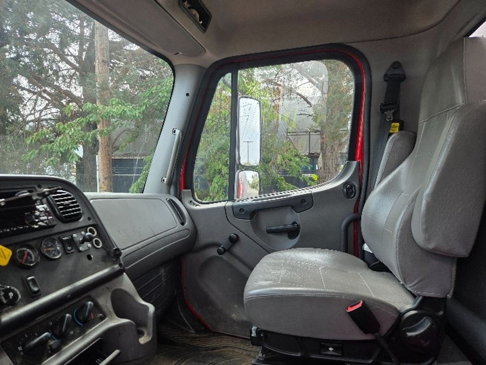 Medium Duty Box Truck-Light and Medium Duty Trucks-Freightliner-2020-M2-Tacoma-WA-110,780\n\t\tmiles-$ 69,250 - Image 19