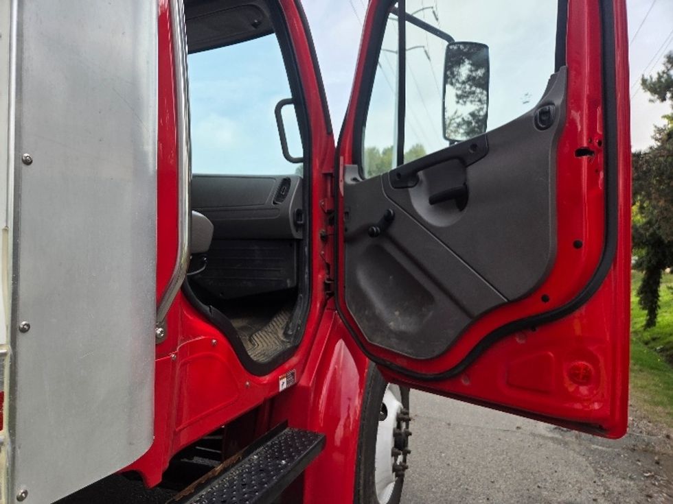 Medium Duty Box Truck-Light and Medium Duty Trucks-Freightliner-2020-M2-Tacoma-WA-110,780\n\t\tmiles-$ 69,250 - Image 20