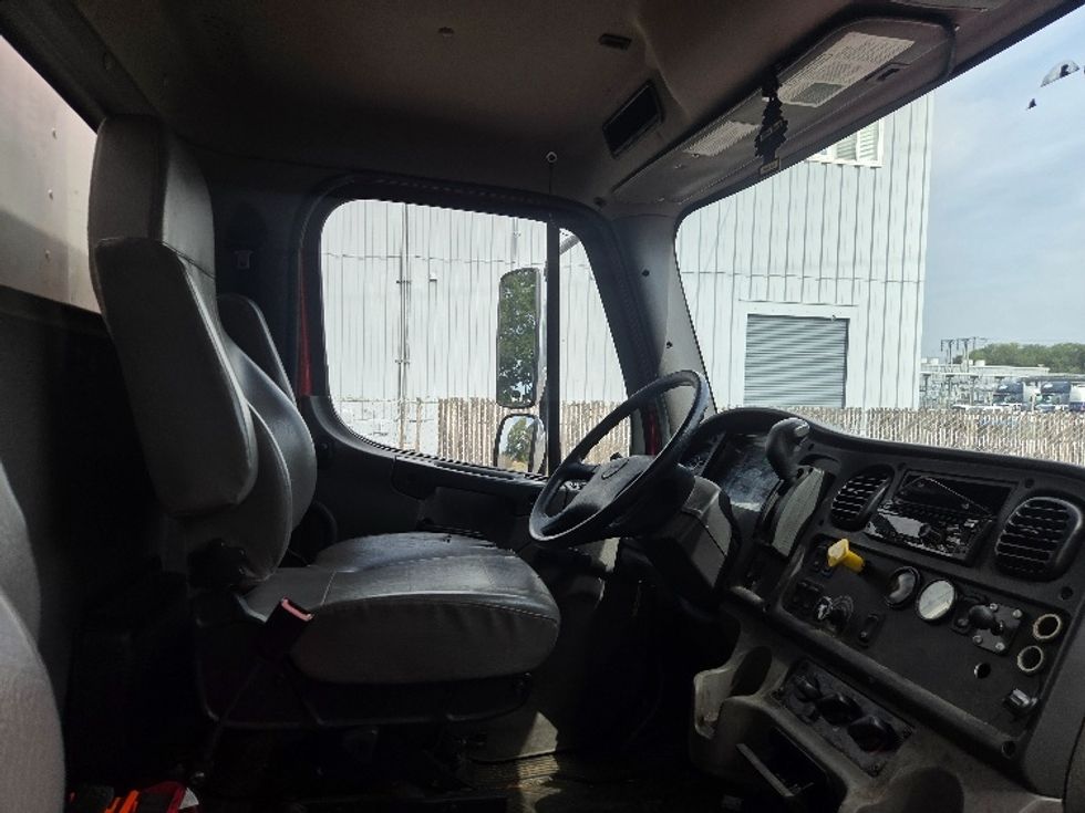 Medium Duty Box Truck-Light and Medium Duty Trucks-Freightliner-2020-M2-Tacoma-WA-110,780\n\t\tmiles-$ 69,250 - Image 22