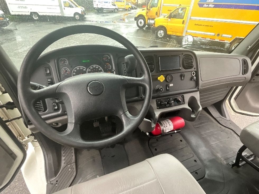 Medium Duty Box Truck-Light and Medium Duty Trucks-Freightliner-2020-M2-Tacoma-WA-200,835\n\t\tmiles-$ 39,500 - Image 18