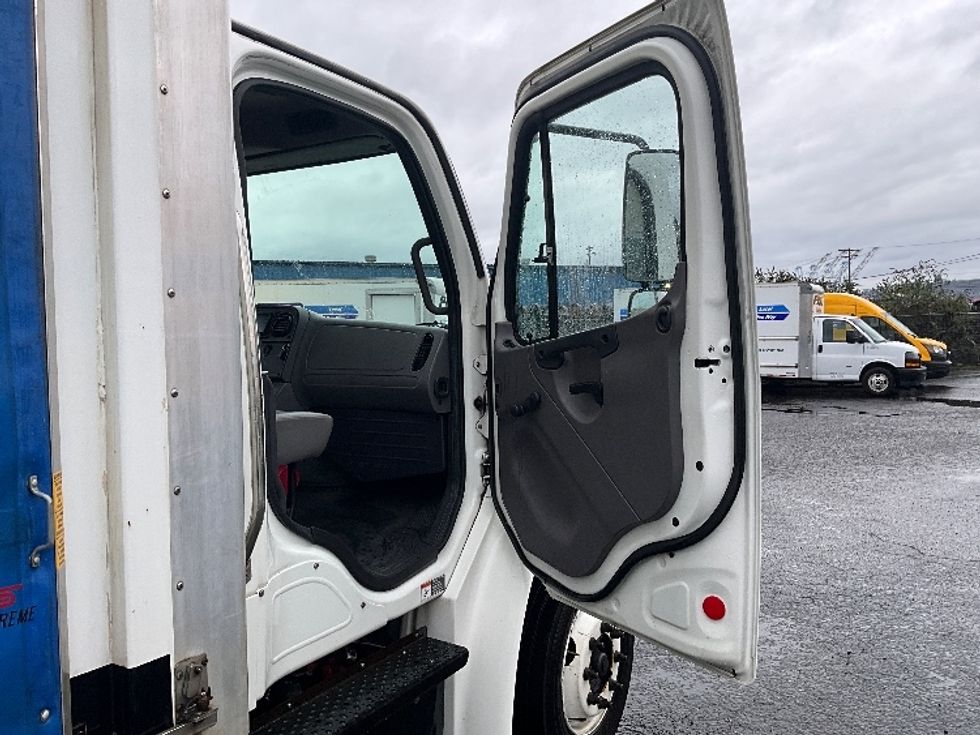 Medium Duty Box Truck-Light and Medium Duty Trucks-Freightliner-2020-M2-Tacoma-WA-200,835\n\t\tmiles-$ 39,500 - Image 20