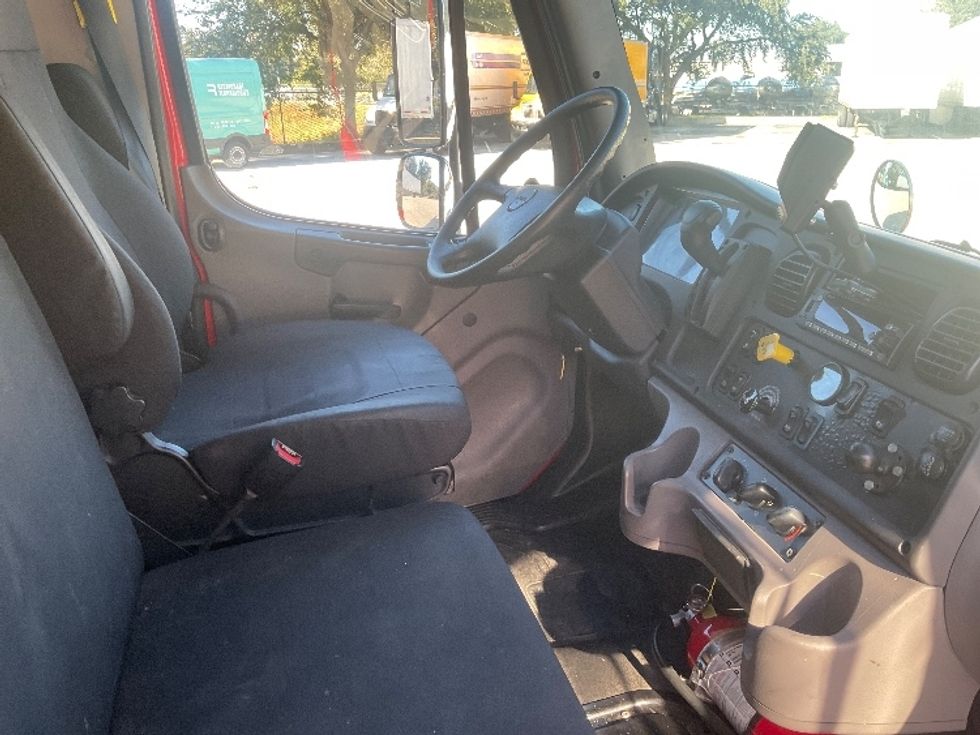 Medium Duty Box Truck-Light and Medium Duty Trucks-Freightliner-2020-M2-Tampa-FL-191,188\n\t\tmiles-$ 54,750 - Image 22