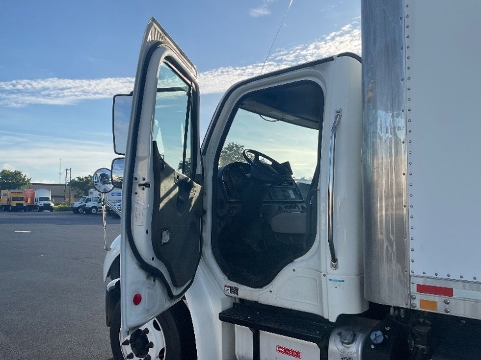 Medium Duty Box Truck-Light and Medium Duty Trucks-Freightliner-2020-M2-Tampa-FL-193,308\n\t\tmiles-$ 37,000 - Image 16