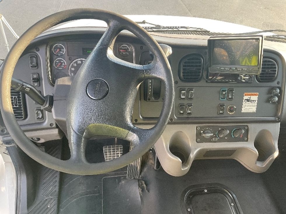 Medium Duty Box Truck-Light and Medium Duty Trucks-Freightliner-2020-M2-Tampa-FL-193,308\n\t\tmiles-$ 37,000 - Image 18