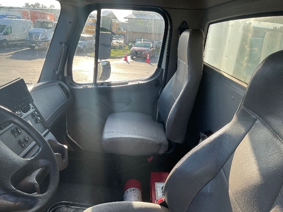 Medium Duty Box Truck-Light and Medium Duty Trucks-Freightliner-2020-M2-Tampa-FL-193,308\n\t\tmiles-$ 37,000 - Image 19