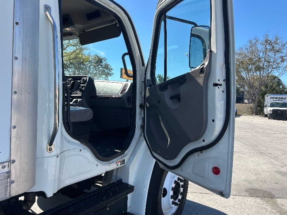 Medium Duty Box Truck-Light and Medium Duty Trucks-Freightliner-2020-M2-Tampa-FL-194,953\n\t\tmiles-$ 45,000 - Image 19