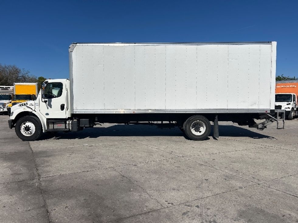 Medium Duty Box Truck-Light and Medium Duty Trucks-Freightliner-2020-M2-Tampa-FL-194,953\n\t\tmiles-$ 45,000 - Image 4