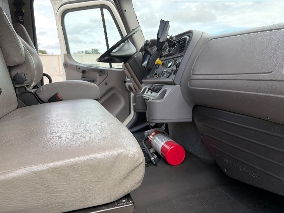 Medium Duty Box Truck-Light and Medium Duty Trucks-Freightliner-2020-M2-Tampa-FL-270,053\n\t\tmiles-$ 40,250 - Image 22