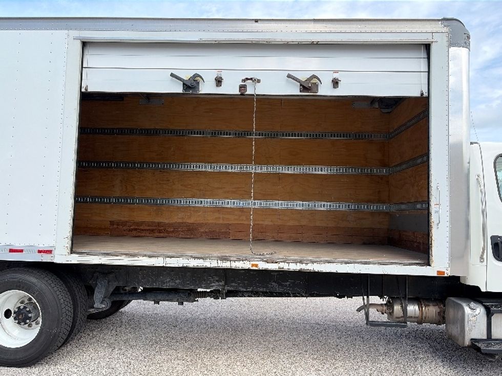 Medium Duty Box Truck-Light and Medium Duty Trucks-Freightliner-2020-M2-Tampa-FL-270,053\n\t\tmiles-$ 40,250 - Image 26