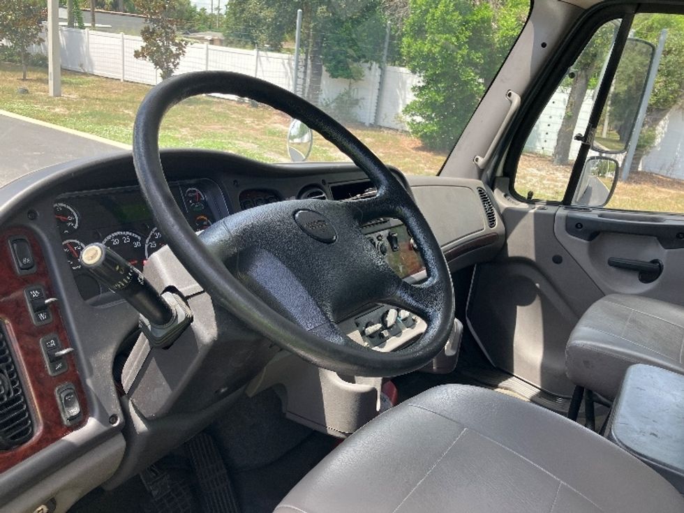Medium Duty Box Truck-Light and Medium Duty Trucks-Freightliner-2020-M2-Tampa-FL-294,702\n\t\tmiles-$ 25,500 - Image 17