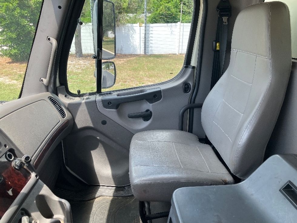 Medium Duty Box Truck-Light and Medium Duty Trucks-Freightliner-2020-M2-Tampa-FL-294,702\n\t\tmiles-$ 25,500 - Image 19