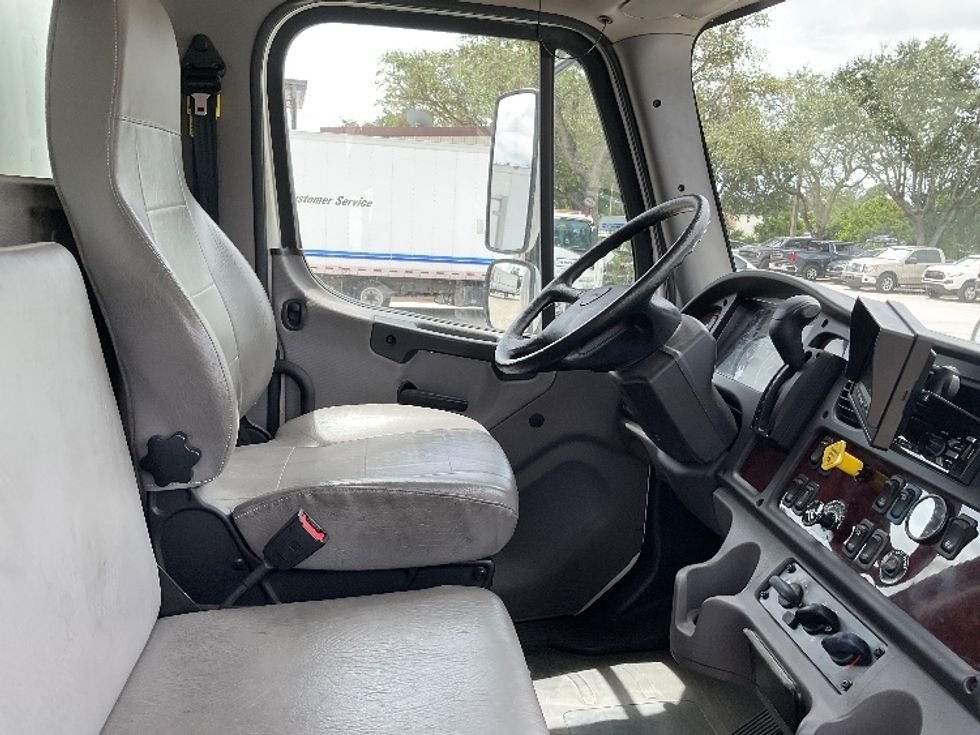 Medium Duty Box Truck-Light and Medium Duty Trucks-Freightliner-2020-M2-Tampa-FL-65,329\n\t\tmiles-$ 70,250 - Image 22