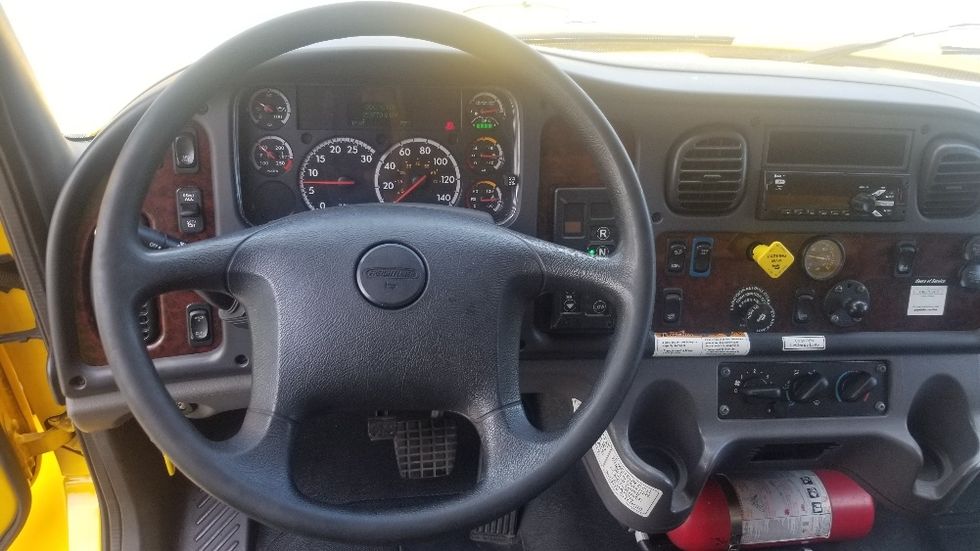 Medium Duty Box Truck-Light and Medium Duty Trucks-Freightliner-2020-M2-Toronto-ON-259,262\n\t\tkm-$ 55,250 - Image 18