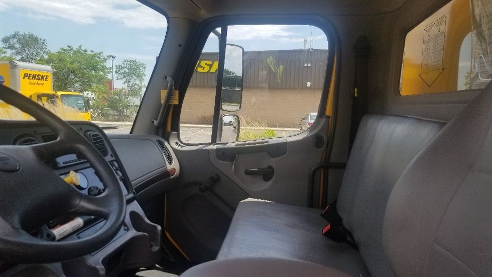 Medium Duty Box Truck-Light and Medium Duty Trucks-Freightliner-2020-M2-Toronto-ON-259,262\n\t\tkm-$ 55,250 - Image 19