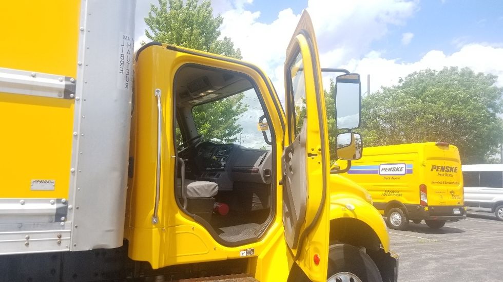 Medium Duty Box Truck-Light and Medium Duty Trucks-Freightliner-2020-M2-Toronto-ON-259,262\n\t\tkm-$ 55,250 - Image 20