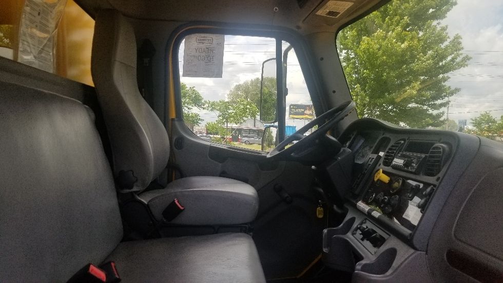 Medium Duty Box Truck-Light and Medium Duty Trucks-Freightliner-2020-M2-Toronto-ON-259,262\n\t\tkm-$ 55,250 - Image 22