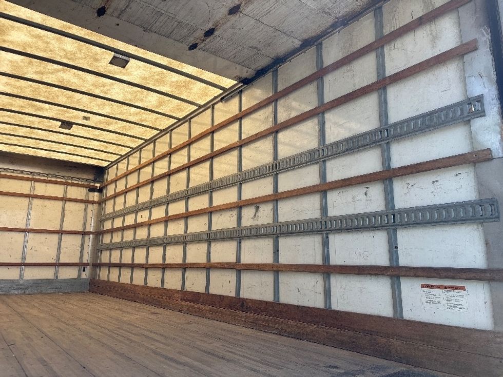 Medium Duty Box Truck-Light and Medium Duty Trucks-Freightliner-2020-M2-Toronto-ON-278,089\n\t\tkm-$ 63,500 - Image 12
