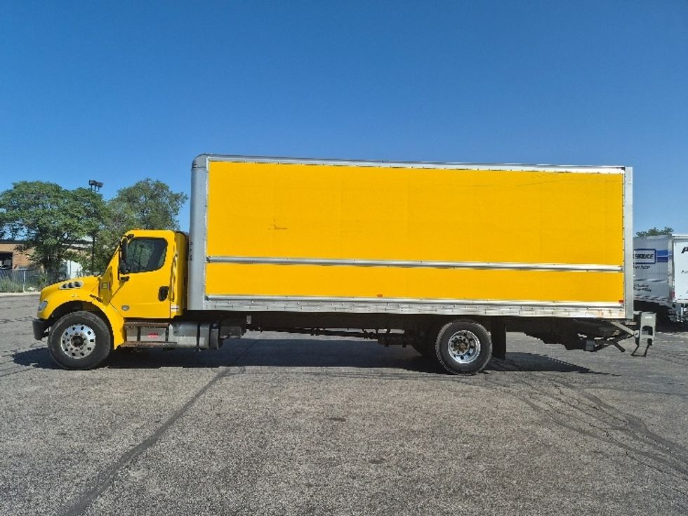 Medium Duty Box Truck-Light and Medium Duty Trucks-Freightliner-2020-M2-Toronto-ON-278,089\n\t\tkm-$ 63,500 - Image 4