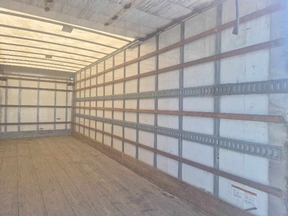 Medium Duty Box Truck-Light and Medium Duty Trucks-Freightliner-2020-M2-Toronto-ON-295,938\n\t\tkm-$ 61,500 - Image 12