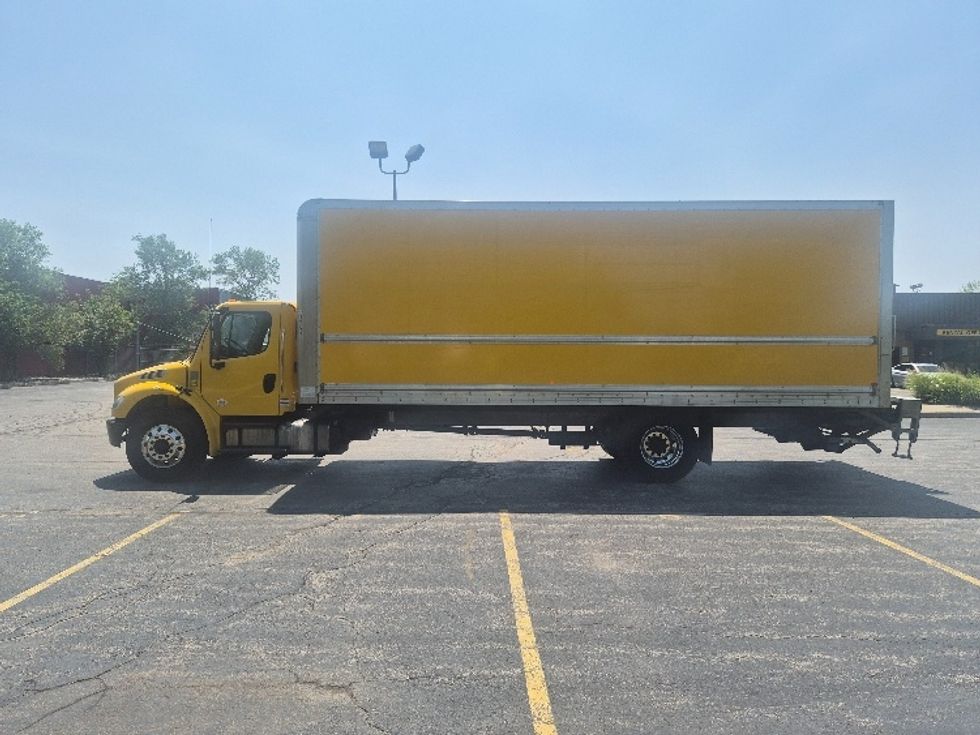Medium Duty Box Truck-Light and Medium Duty Trucks-Freightliner-2020-M2-Toronto-ON-295,938\n\t\tkm-$ 61,500 - Image 4