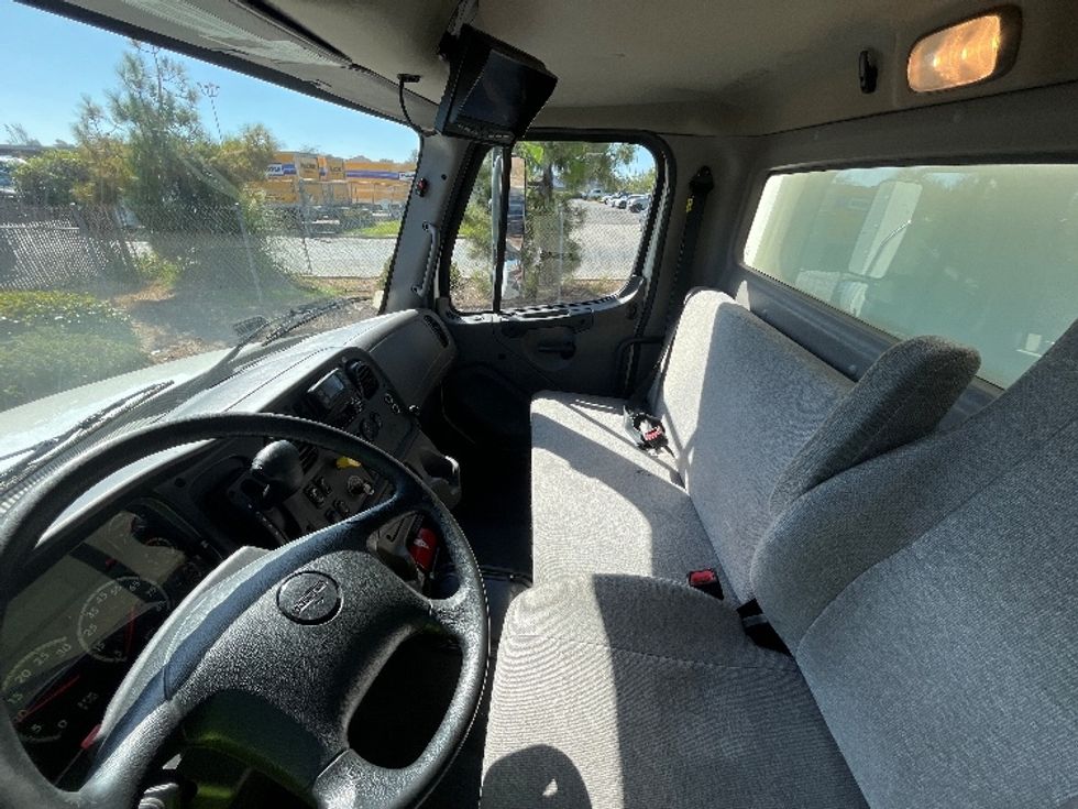 Medium Duty Box Truck-Light and Medium Duty Trucks-Freightliner-2020-M2-Torrance-CA-125,120\n\t\tmiles-$ 68,250 - Image 19