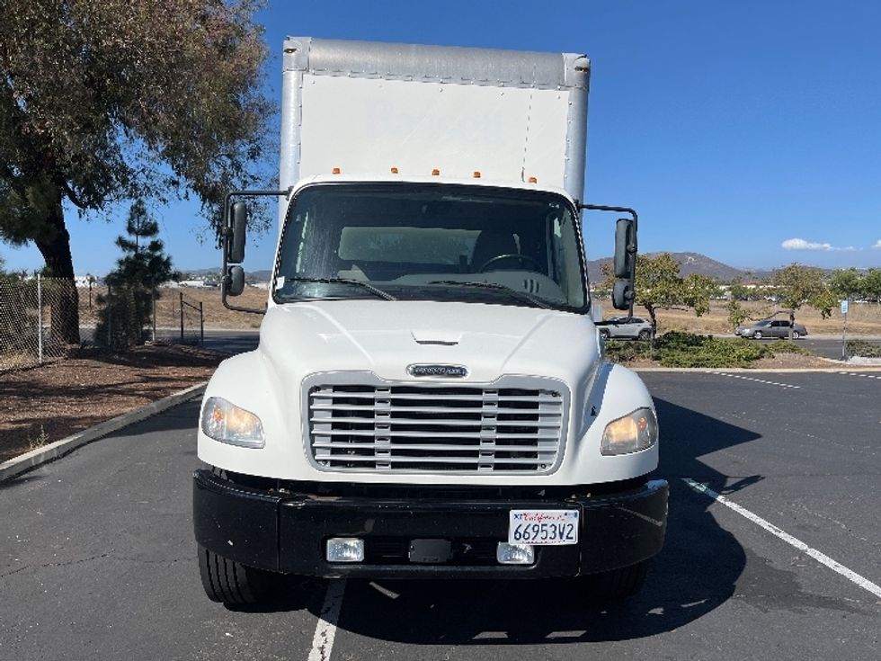Medium Duty Box Truck-Light and Medium Duty Trucks-Freightliner-2020-M2-Torrance-CA-125,120\n\t\tmiles-$ 68,250 - Image 2