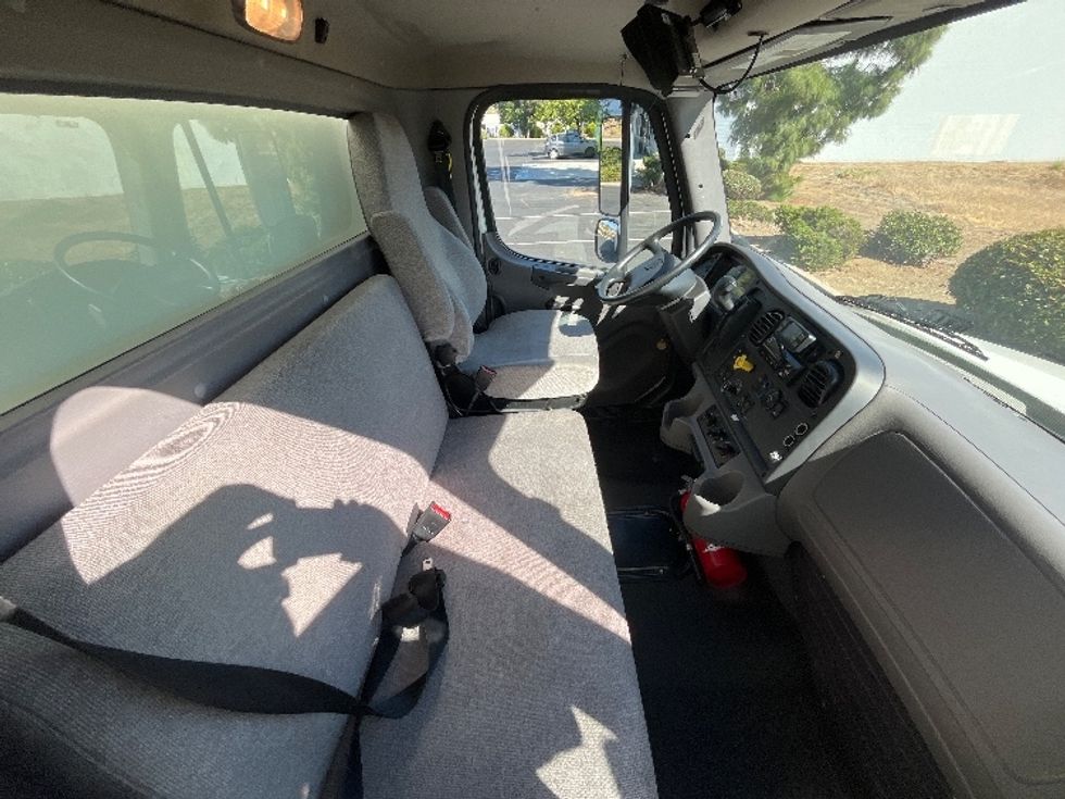 Medium Duty Box Truck-Light and Medium Duty Trucks-Freightliner-2020-M2-Torrance-CA-125,120\n\t\tmiles-$ 68,250 - Image 22